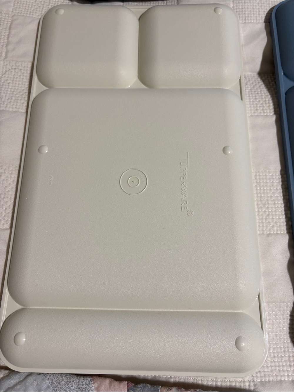 Tupperware Light Blue Four-Compartment Meal Tray - Picture 8 of 14